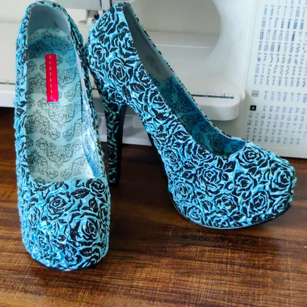Teeze high heeled pumps